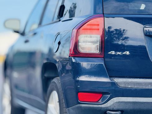 Used 2014 Jeep Compass Latitude image 9