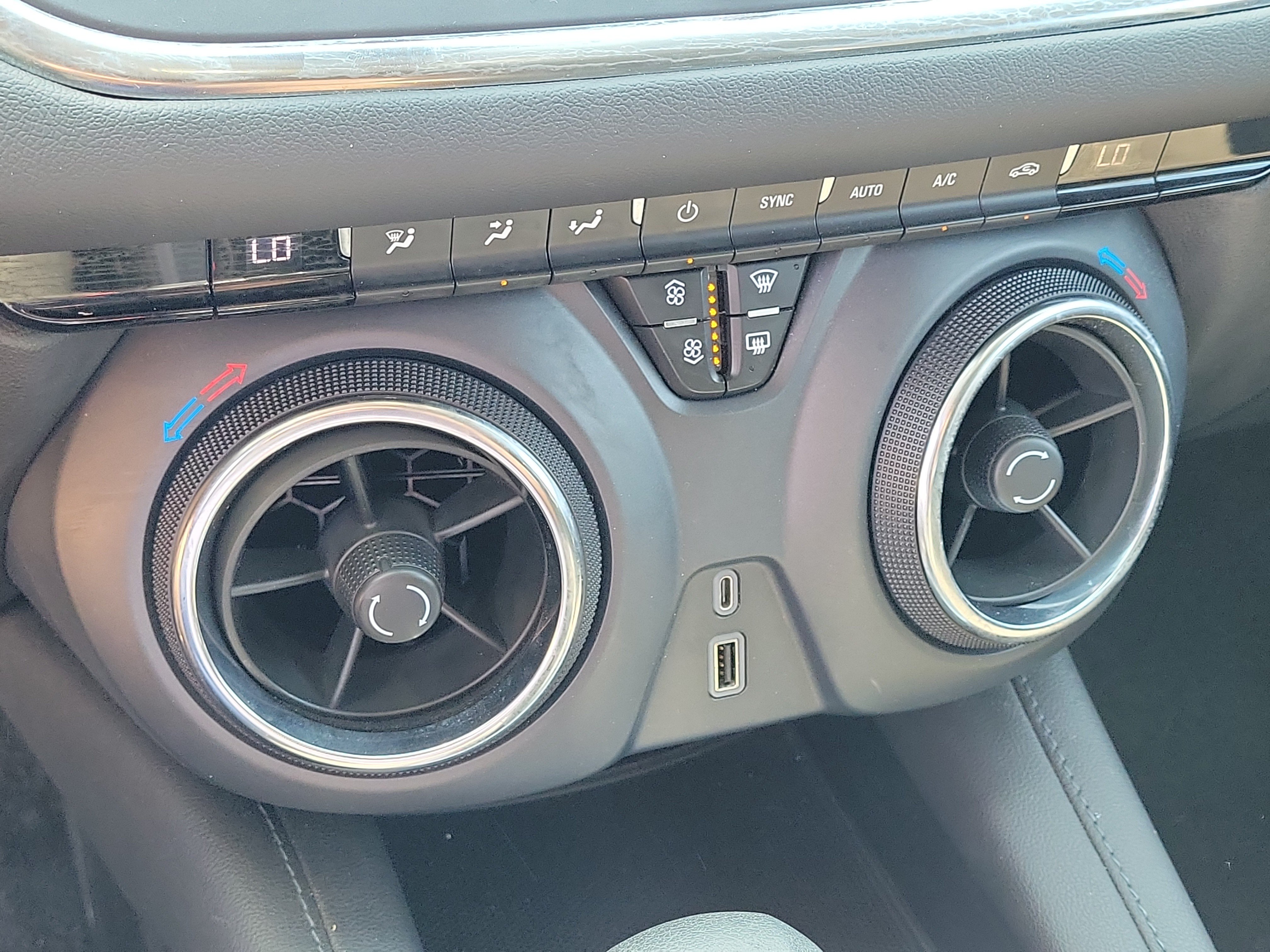 Used 2022 Chevrolet Blazer LT FWD image 23