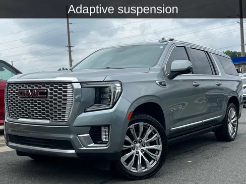Used 2023 GMC Yukon XL Denali AWD/4WD image 11