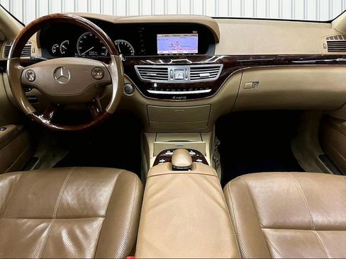 Used 2009 Mercedes-Benz S 550 4MATIC image 7