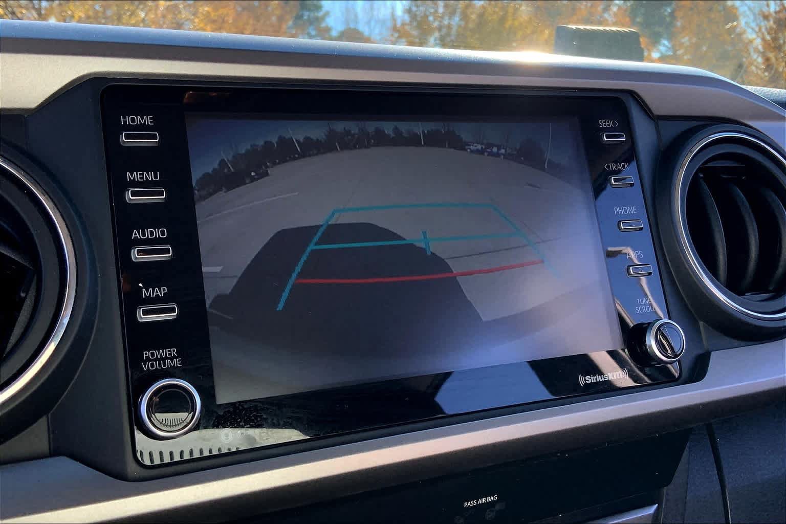Used 2020 Toyota Tacoma SR5 AWD/4WD image 24