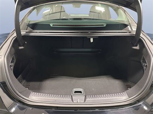 Used 2025 Mercedes-Benz E 350 4MATIC Sedan image 11