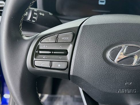 Certified 2023 Hyundai Venue Limited w/ Cargo Package FWD image 22