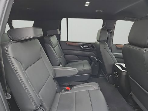 Used 2025 GMC Yukon XL Denali image 15