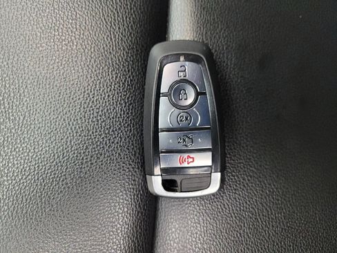Used 2020 Ford Explorer XLT w/ Equipment Group 202A AWD/4WD image 32