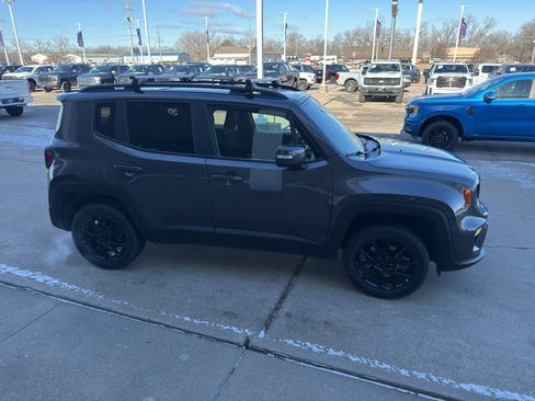 Used 2019 Jeep Renegade Altitude w/ Quick Order Package 22M image 4