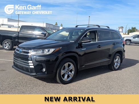 Used 2019 Toyota Highlander Limited image 1