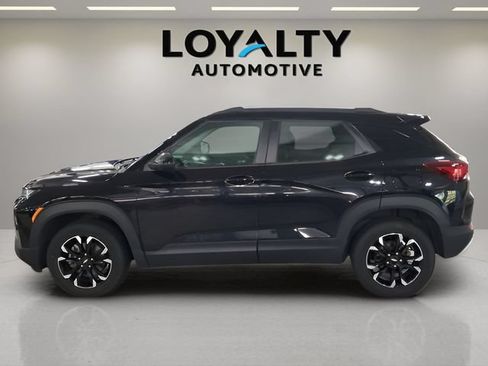 Used 2022 Chevrolet TrailBlazer LT w/ Convenience Package AWD/4WD image 2