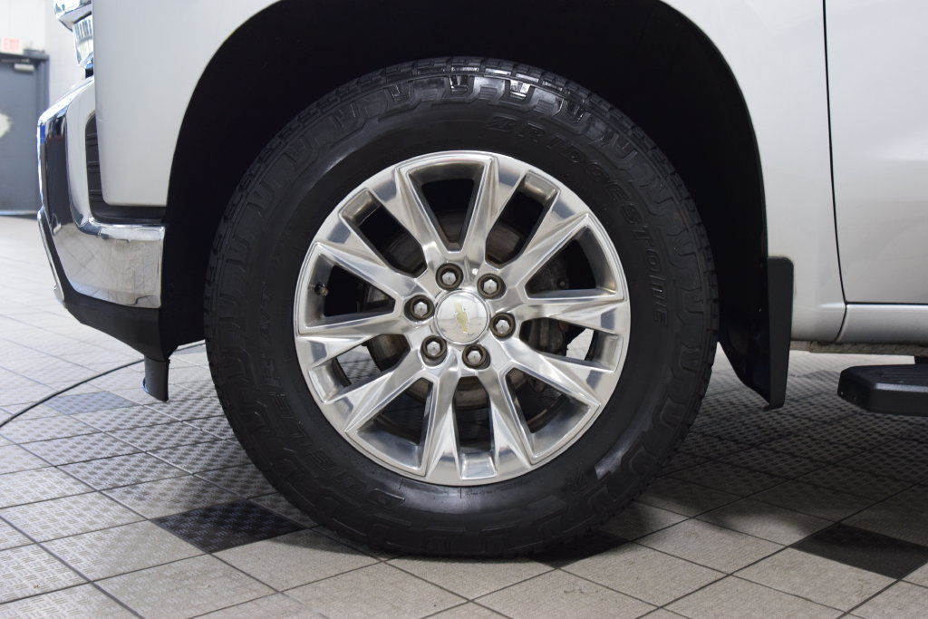 Used 2020 Chevrolet Silverado 1500 LTZ w/ LTZ Premium Package AWD/4WD image 30