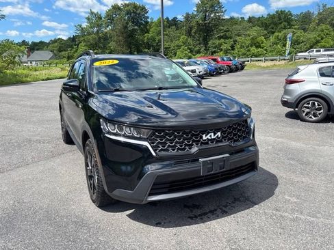 Used 2022 Kia Sorento S w/ Panoramic Sunroof Package AWD/4WD image 6