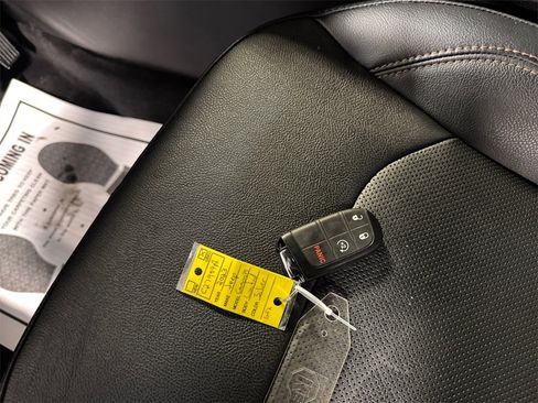 Used 2023 Jeep Compass Latitude w/ Sun and Sound Group image 32