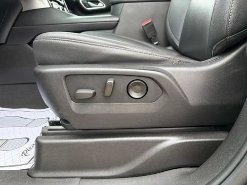 Certified 2022 Chevrolet Suburban LT AWD/4WD image 14