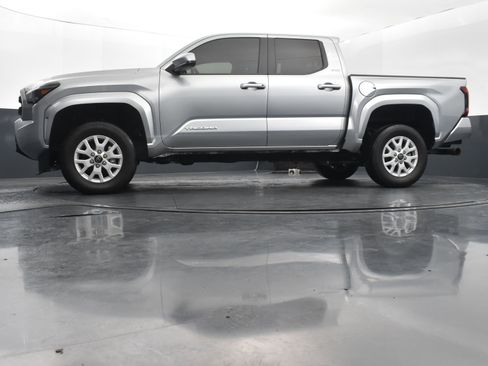 Used 2024 Toyota Tacoma SR5 w/ SR5 Upgrade Package image 35