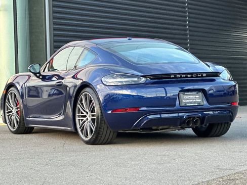 Used 2024 Porsche 718 Cayman S image 3