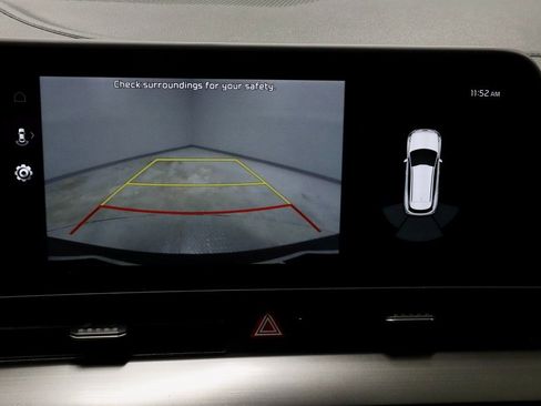 Used 2025 Kia Sportage EX w/ Premium Package image 2