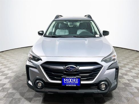 Used 2025 Subaru Outback Premium image 3