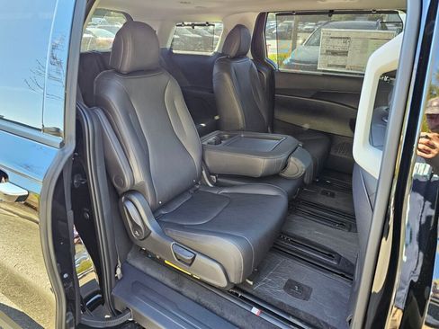 New 2026 Kia Carnival SX FWD image 29