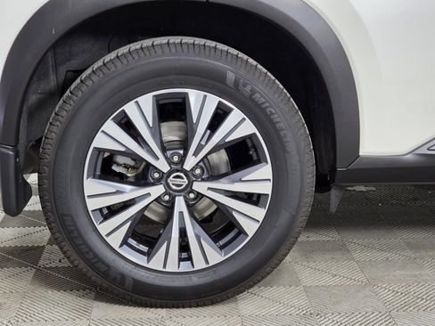 Used 2021 Nissan Rogue SV w/ Premium Package FWD image 11