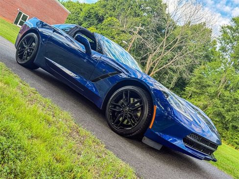 Used 2017 Chevrolet Corvette Stingray Coupe w/ Carbon Flash Badge Package RWD image 33