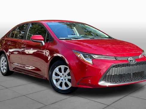 Used 2022 Toyota Corolla LE FWD image 2