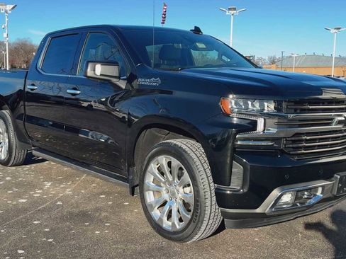 Certified 2022 Chevrolet Silverado 1500 High Country w/ Technology Package image 4