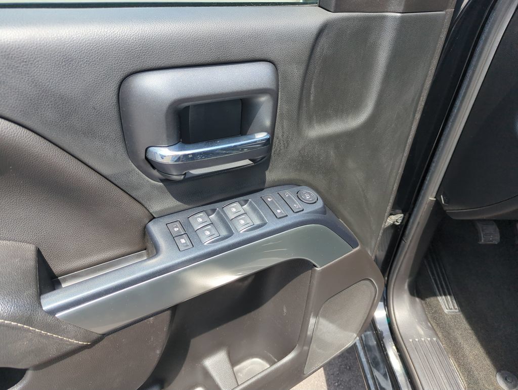 Used 2018 Chevrolet Silverado 1500 LT w/ All Star Edition AWD/4WD image 19