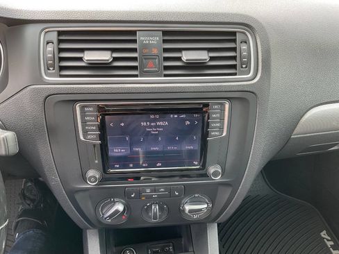 Used 2017 Volkswagen Jetta SE FWD image 20