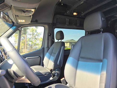 Used 2026 Mercedes-Benz Sprinter 2500 image 22