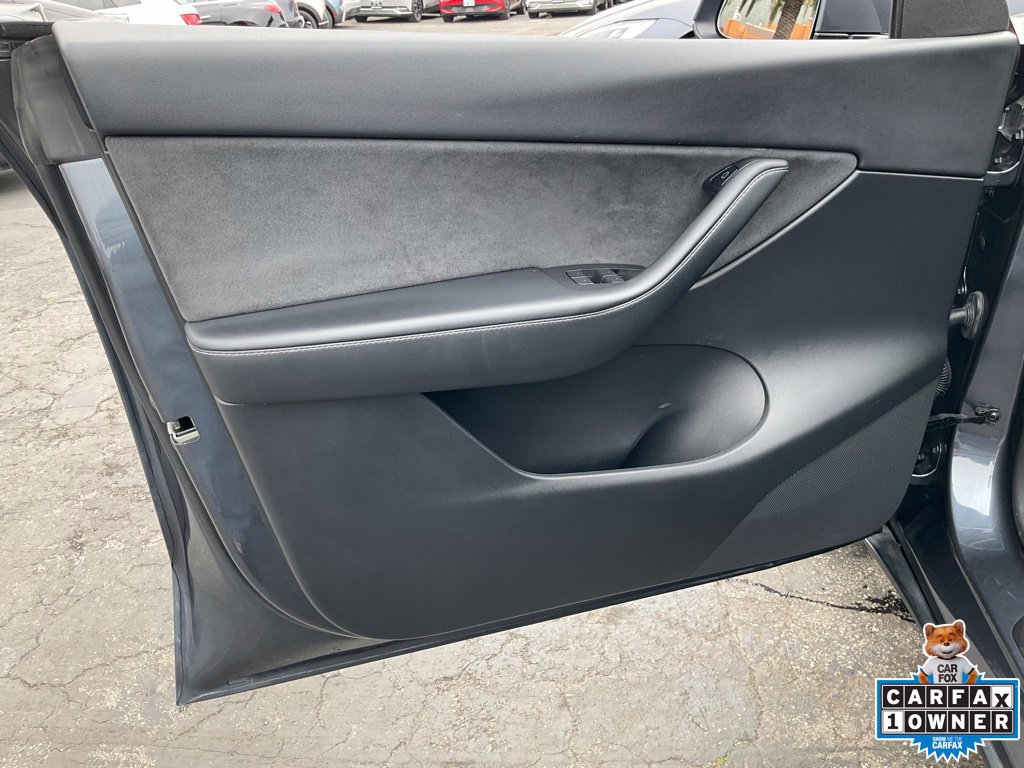 Used 2022 Tesla Model Y Performance AWD/4WD image 22