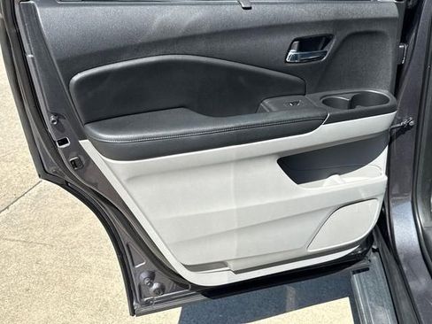 Used 2020 Honda Pilot Elite image 22