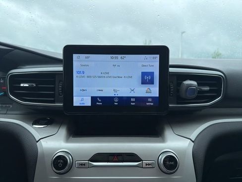 Used 2023 Ford Explorer XLT w/ Equipment Group 202A AWD/4WD image 32