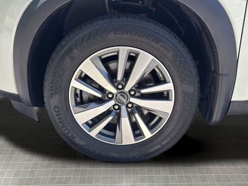Used 2024 Nissan Pathfinder SL AWD/4WD image 25