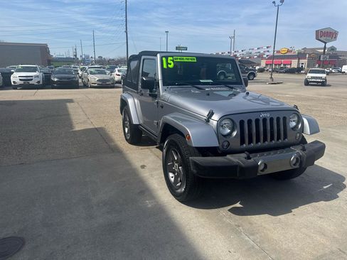 Used 2015 Jeep Wrangler Sport AWD/4WD image 4
