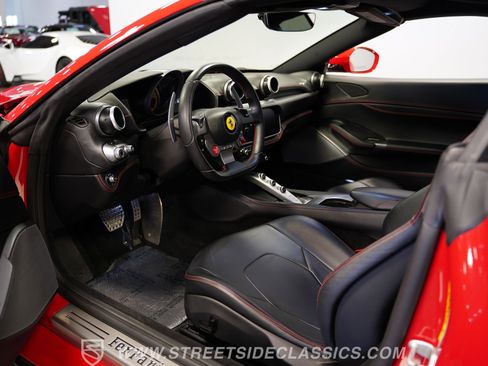 Used 2020 Ferrari Portofino RWD image 4