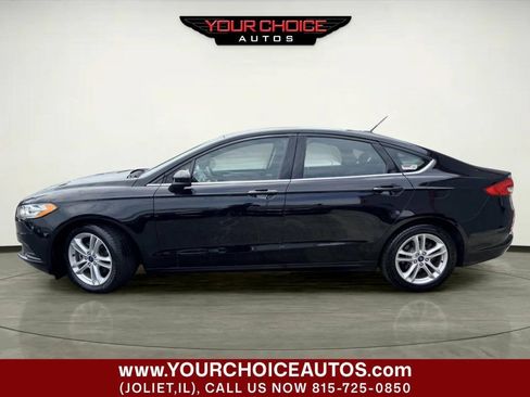 Used 2018 Ford Fusion SE w/ Fusion SE Technology Package FWD image 2