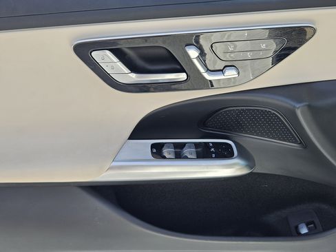 Used 2025 Mercedes-Benz E 350 Sedan image 23