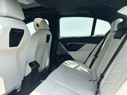 Used 2026 BMW 530i xDrive w/ Premium Package image 9