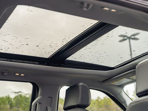 Certified 2025 Ford F250 Lariat w/ Black Appearance Package image 25