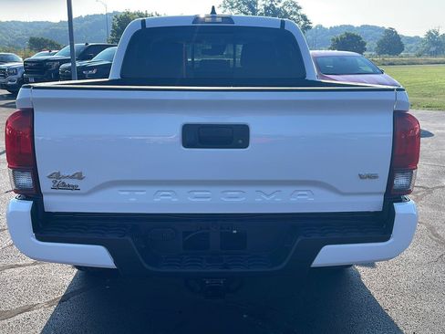 Used 2023 Toyota Tacoma SR5 w/ Technology Package AWD/4WD image 4
