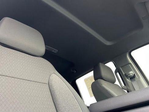 New 2026 GMC Sierra 1500 SLE w/ Preferred Package image 17