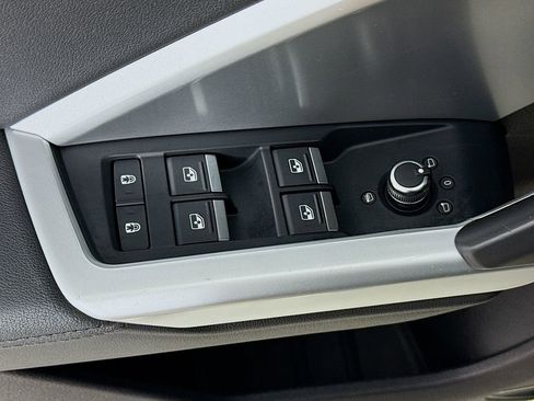 Used 2019 Audi Q3 2.0T Premium Plus image 18