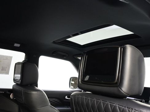 Used 2024 INFINITI QX80 Luxe image 17