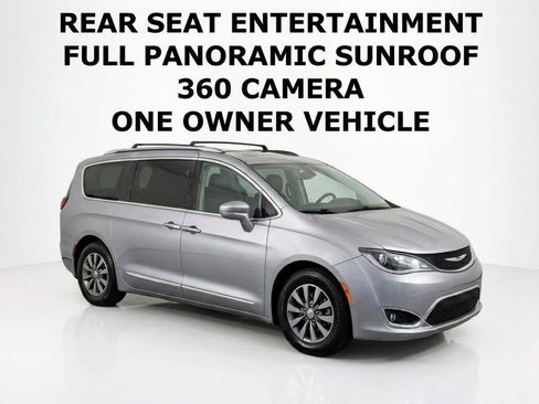 Used 2019 Chrysler Pacifica Touring-L FWD image 1