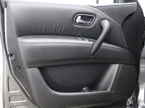 Used 2024 Nissan Armada SV AWD/4WD image 11