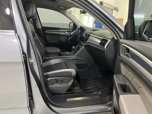 Used 2023 Volkswagen Atlas SEL Premium image 37