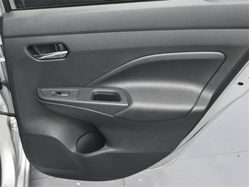 Used 2025 Nissan Versa SV w/ Trunk Package image 28