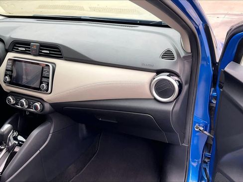 Used 2020 Nissan Versa SV image 17