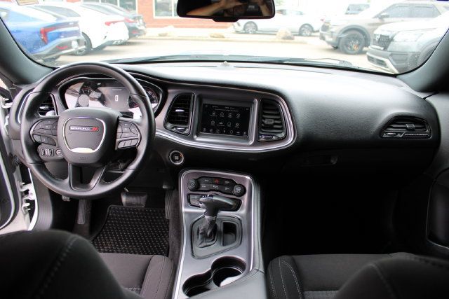 Used 2018 Dodge Challenger SXT w/ Blacktop Package RWD image 33
