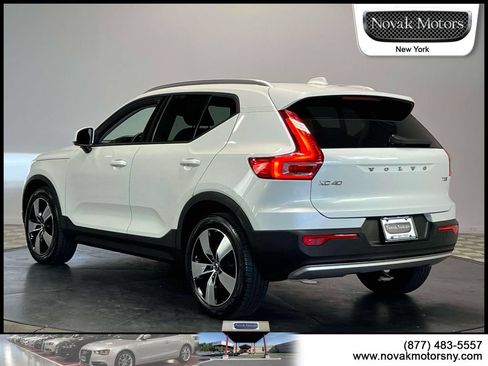 Used 2022 Volvo XC40 T5 Momentum w/ Premium Package AWD/4WD image 6