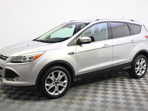 Used 2014 Ford Escape Titanium w/ Equipment Group 401A AWD/4WD image 2